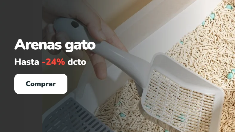 Mano recogiendo con una pala la arena de una caja de arena para gato. Arenas para gato con hasta 24% de descuento en Parche Peludo