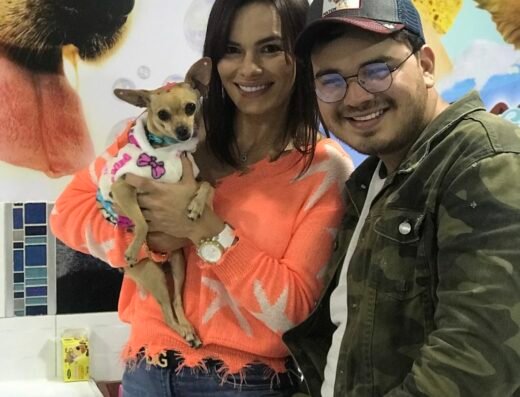 Guau, qué Pelos! Veterinaria, Spa & Peluquería.